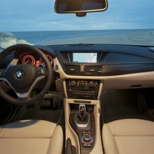 BMW-X1-351212104529031600×1060