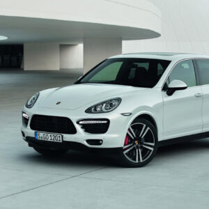 Global-images-2012-10-12-Porsche-Cayenne-Turbo-S-03