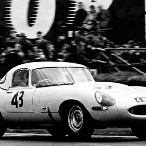 1963_Silverstone_Lightweight_Etype_4WPD_1B-device_desktop-940x500_tcm76-77074_desktop_940x500