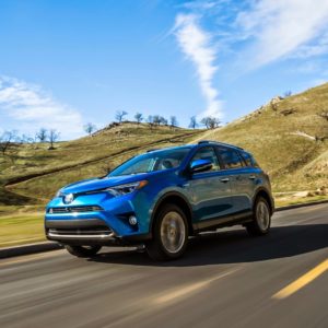 2015_NYIAS_2016_Toyota_RAV4_Hybrid_003