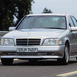 Erstes Gemeinschaftsprojekt von Mercedes-Benz und AMG: Premiere für den starken C von AMG vor 25 JahrenFirst joint project between Mercedes-Benz and AMG: Premiere for the powerful C from AMG 25 years ago