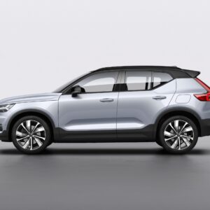 Volvo XC40 Recharge P8 AWD in Glacier Silver