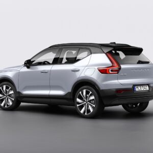 Volvo XC40 Recharge P8 AWD in Glacier Silver