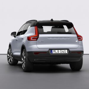 Volvo XC40 Recharge P8 AWD in Glacier Silver