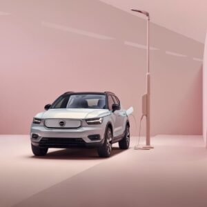 Volvo XC40 Recharge P8 AWD in Glacier Silver