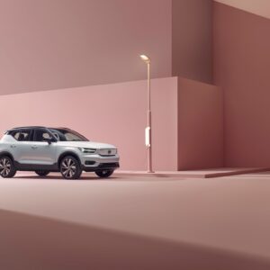 Volvo XC40 Recharge P8 AWD in Glacier Silver
