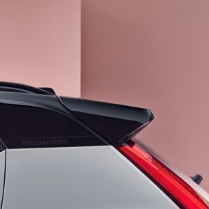 Volvo XC40 Recharge P8 AWD in Glacier Silver