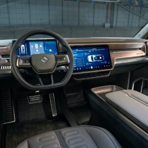 Rivian-R1T-pickup-interior