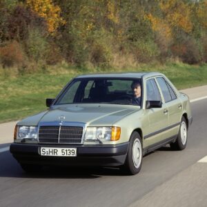 Die neue Mittelklasse: Mercedes-Benz präsentiert vor 35 Jahren die Baureihe 124

The new executive segment: Mercedes-Benz 124 model series, introduced 35 years ago