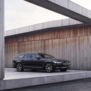 The refreshed Volvo V90 Recharge T8 plug-in hybrid in Platinum Grey
