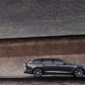 The refreshed Volvo V90 Recharge T8 plug-in hybrid in Platinum Grey