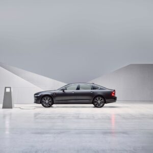 Studio images – The refreshed Volvo S90 Recharge T8