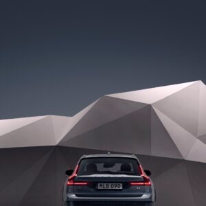 Studio images – the refreshed Volvo V90 B6 AWD Cross Country in Thunder Grey