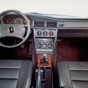 Evolutions-Lehre: Vor 30 Jahren hat der Mercedes-Benz 190 E 2.5-16 Evolution II Premiere
Evolution – in theory and in practice: Thirty years ago, the Mercedes-Benz 190 E 2.5-16 Evolution II débuted