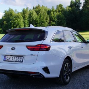 Kia_Ceed_hybrid_001