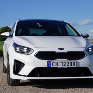 Kia_Ceed_hybrid_028