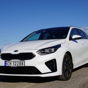 Kia_Ceed_hybrid_033