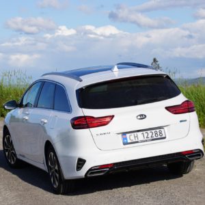 Kia_Ceed_hybrid_040