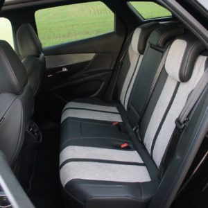 Peugeot_3008_Hybrid4_007