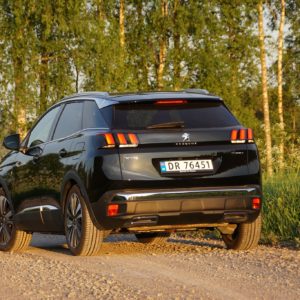 Peugeot_3008_Hybrid4_026