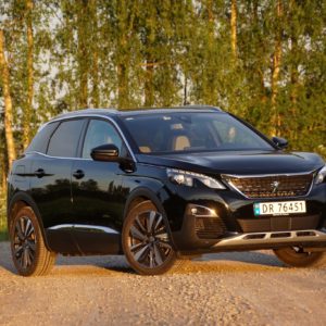 Peugeot_3008_Hybrid4_036