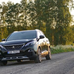 Peugeot_3008_Hybrid4_039