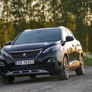 Peugeot_3008_Hybrid4_040