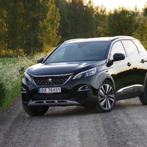 Peugeot_3008_Hybrid4_054