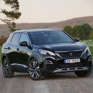 Peugeot_3008_Hybrid4_058