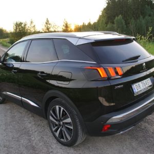Peugeot_3008_Hybrid4_066