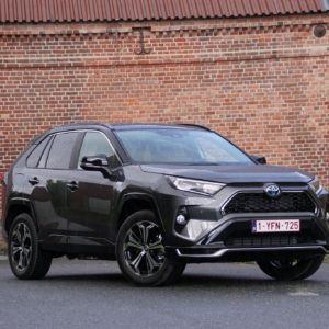 Toyota_RAV4_plugin_039
