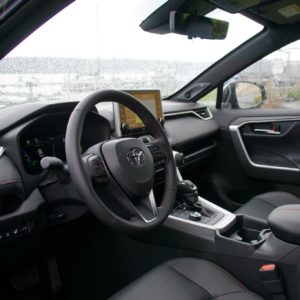Toyota_RAV4_plugin_045