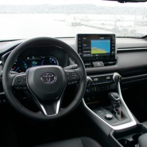Toyota_RAV4_plugin_048