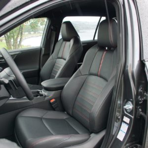 Toyota_RAV4_plugin_050