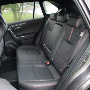 Toyota_RAV4_plugin_051