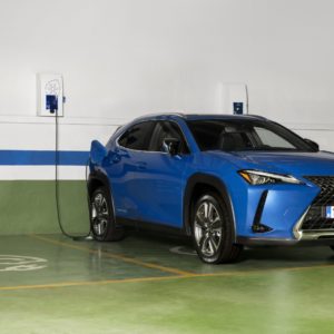 Lexus_UX300e_016