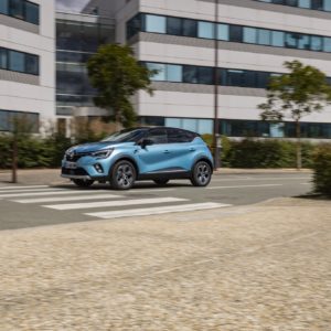 Renault_captur_hybrid_008