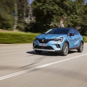 Renault_captur_hybrid_010