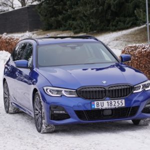 BMW_330e_touring_008