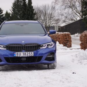 BMW_330e_touring_011