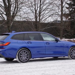 BMW_330e_touring_015