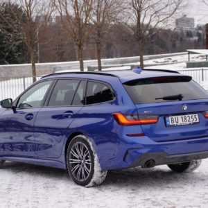 BMW_330e_touring_023