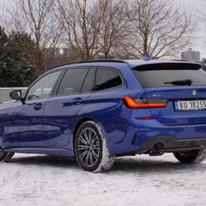 BMW_330e_touring_024