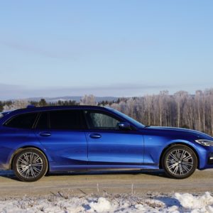 BMW_330e_touring_029