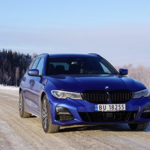 BMW_330e_touring_040