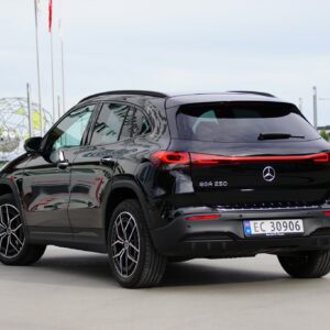 Mercedes_EQA_008