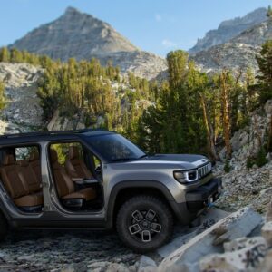 The all-new, all-electric Jeep® Recon: 100% Jeep; 100% zero emis