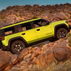 The all-new, all-electric Jeep® Recon: 100% Jeep; 100% zero emis