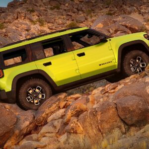 The all-new, all-electric Jeep® Recon: 100% Jeep; 100% zero emis