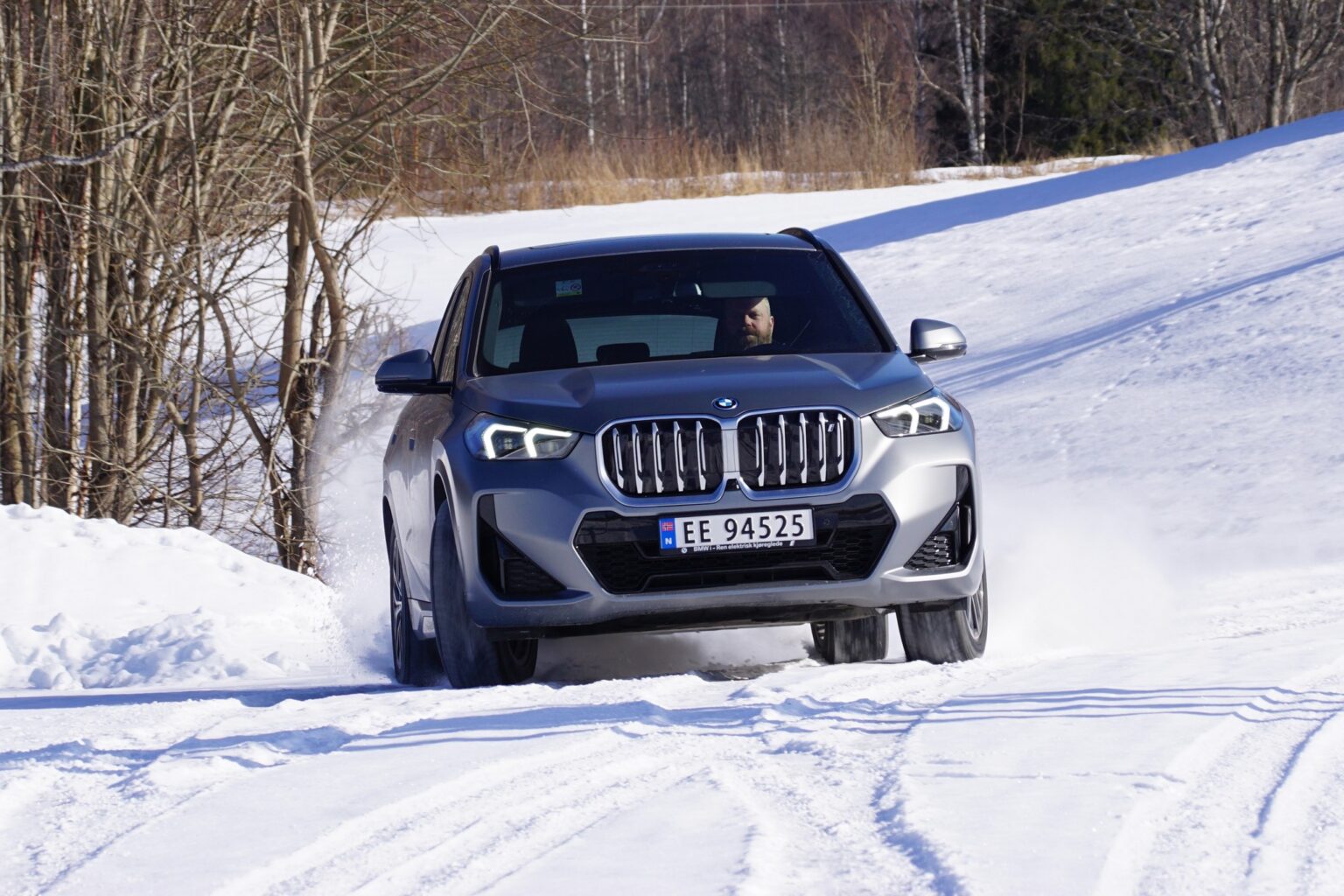 test-bmw-ix1-xdrive30-bil-og-motorbloggen-biltester-og-nyheter